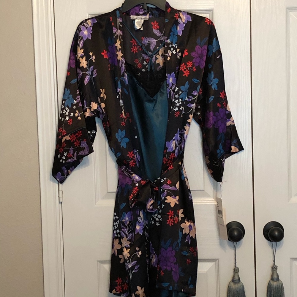 Nightgown and robe set